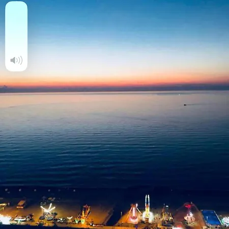 Orbi City Apartment With Sea View 巴统 外观 照片