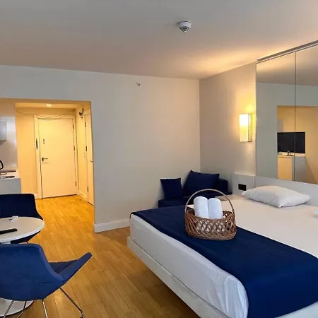 Orbi City Apartment With Sea View 巴统 外观 照片