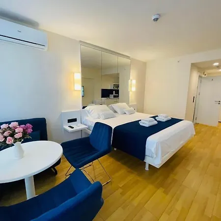 Orbi City Apartment With Sea View 巴统 外观 照片
