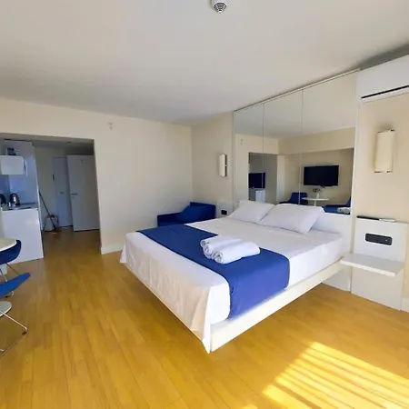 Orbi City Apartment With Sea View 巴统 外观 照片