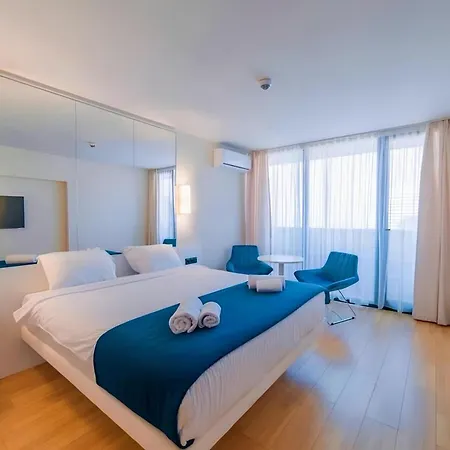 Orbi City Apartment With Sea View 巴统 外观 照片