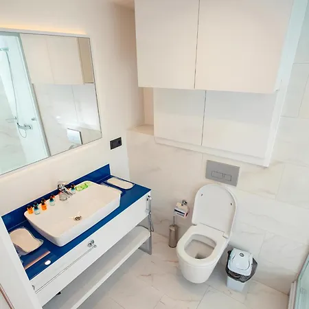 Orbi City Apartment With Sea View 巴统 外观 照片